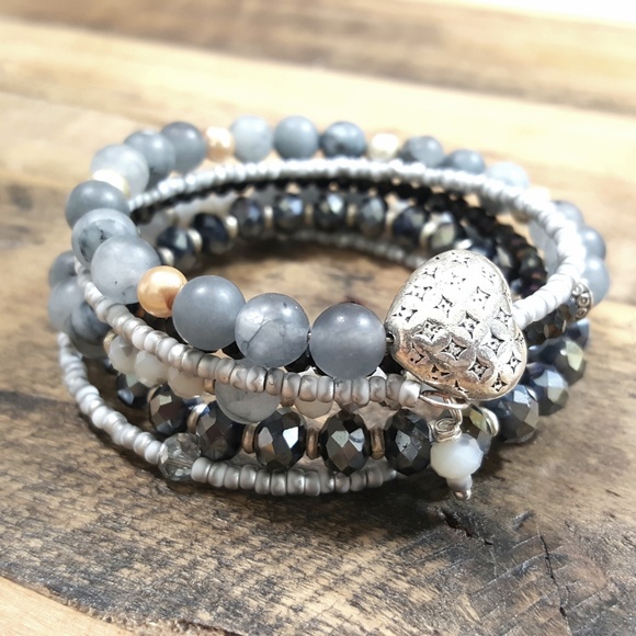 Artisan Shabby Chic 5 Layer Gray Heart Bracelet - Picture 3 of 7